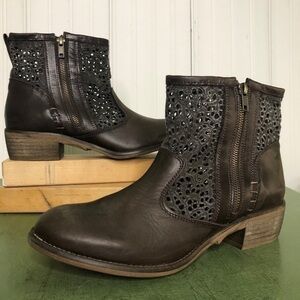 NWT Musse & Cloud Laser Cut AINHOA Zippered Boots